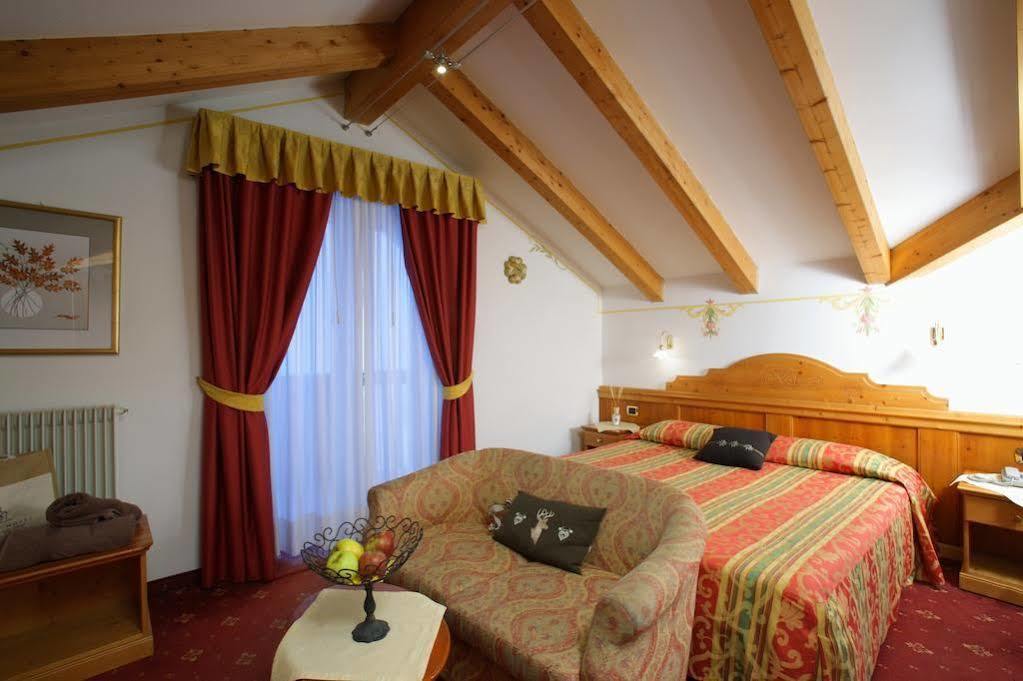 Alexander Hotel Alpine Wellness Dolomites Molveno Exterior photo